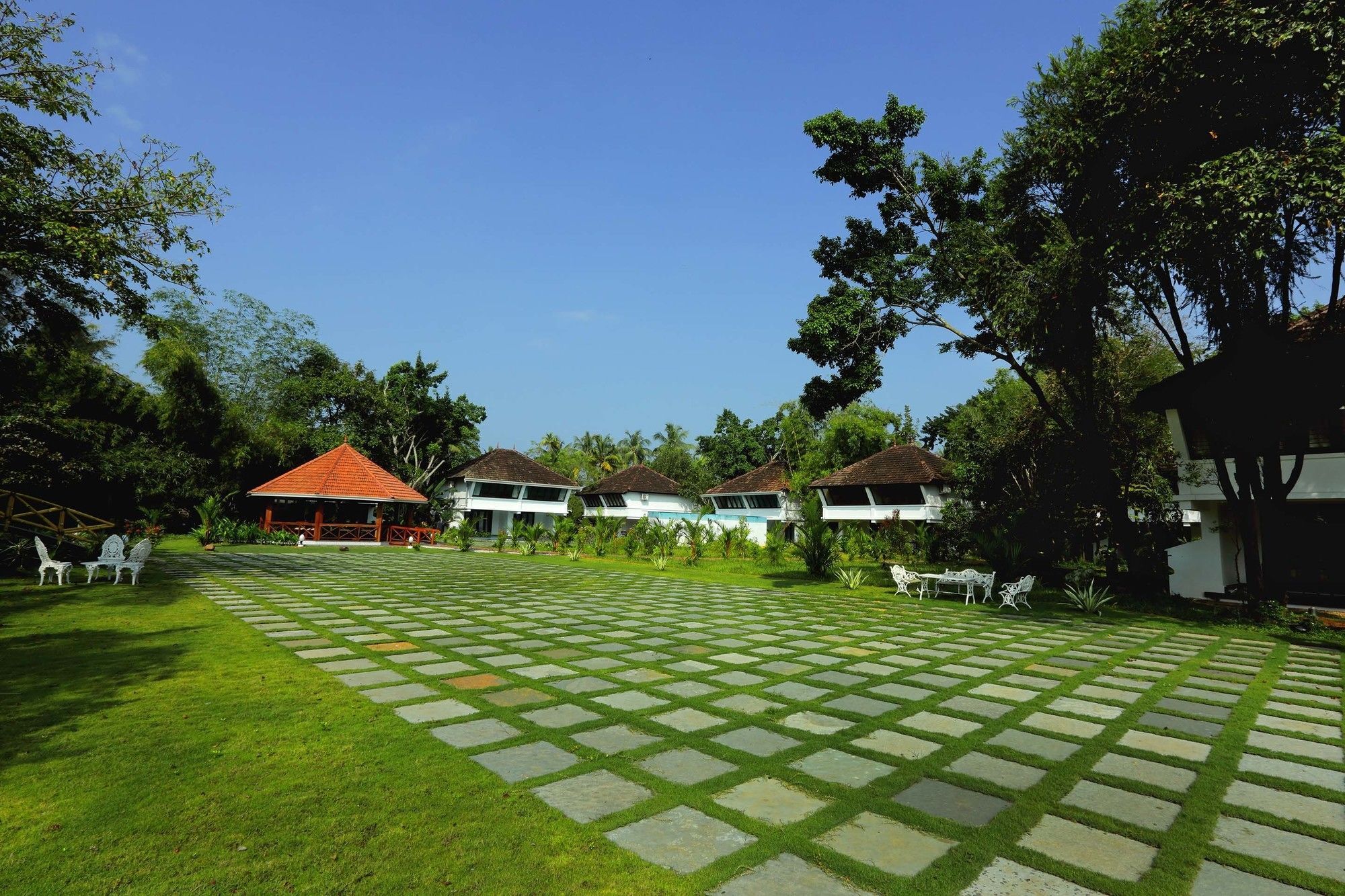 Nihara Resort And Spa Kochi Bagian luar foto