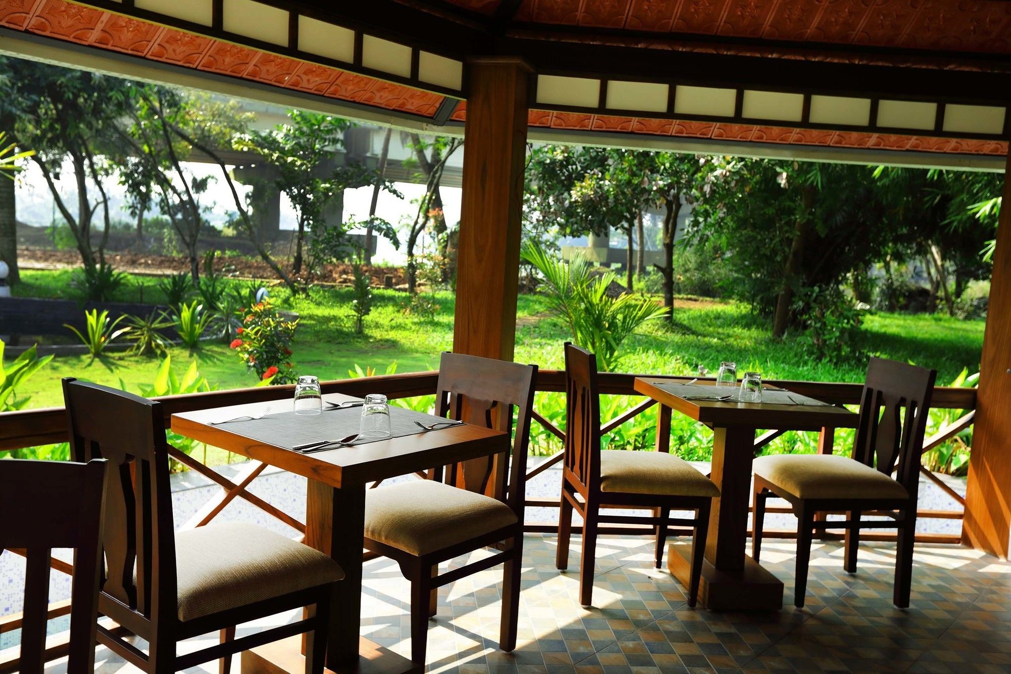 Nihara Resort And Spa Kochi Bagian luar foto